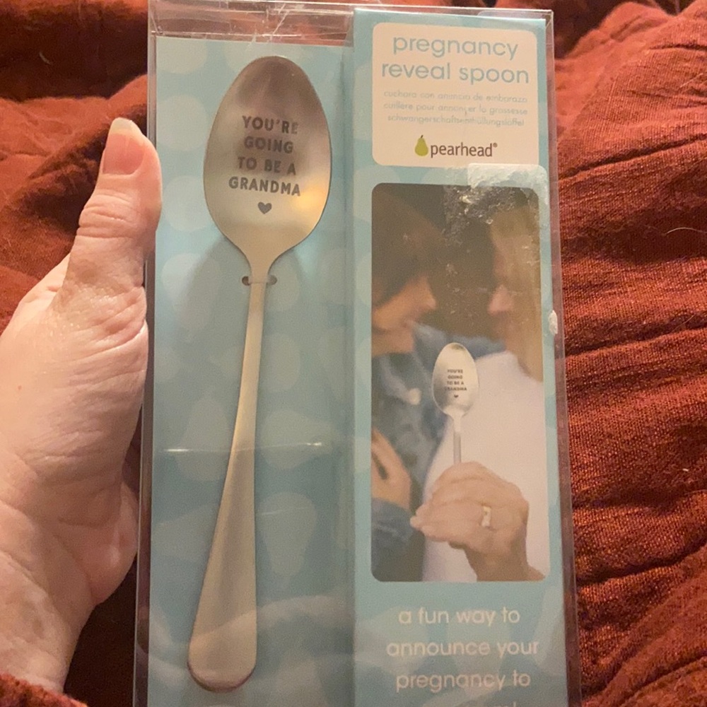 Baby reveal spoon.